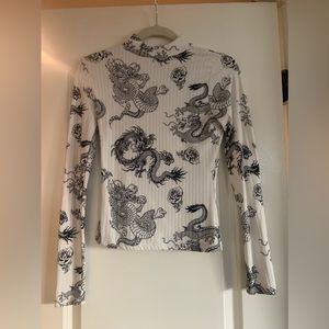 Rue 21 Dragon Print Black & White Long Sleeve